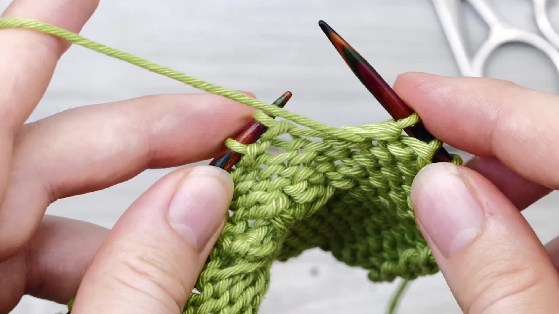 How to purl one below [+slow motion-video]